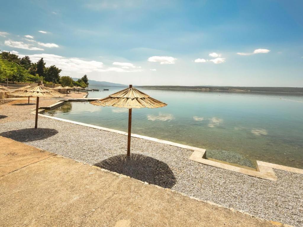 Apartmani Mala Sirena Maslenica Exterior foto