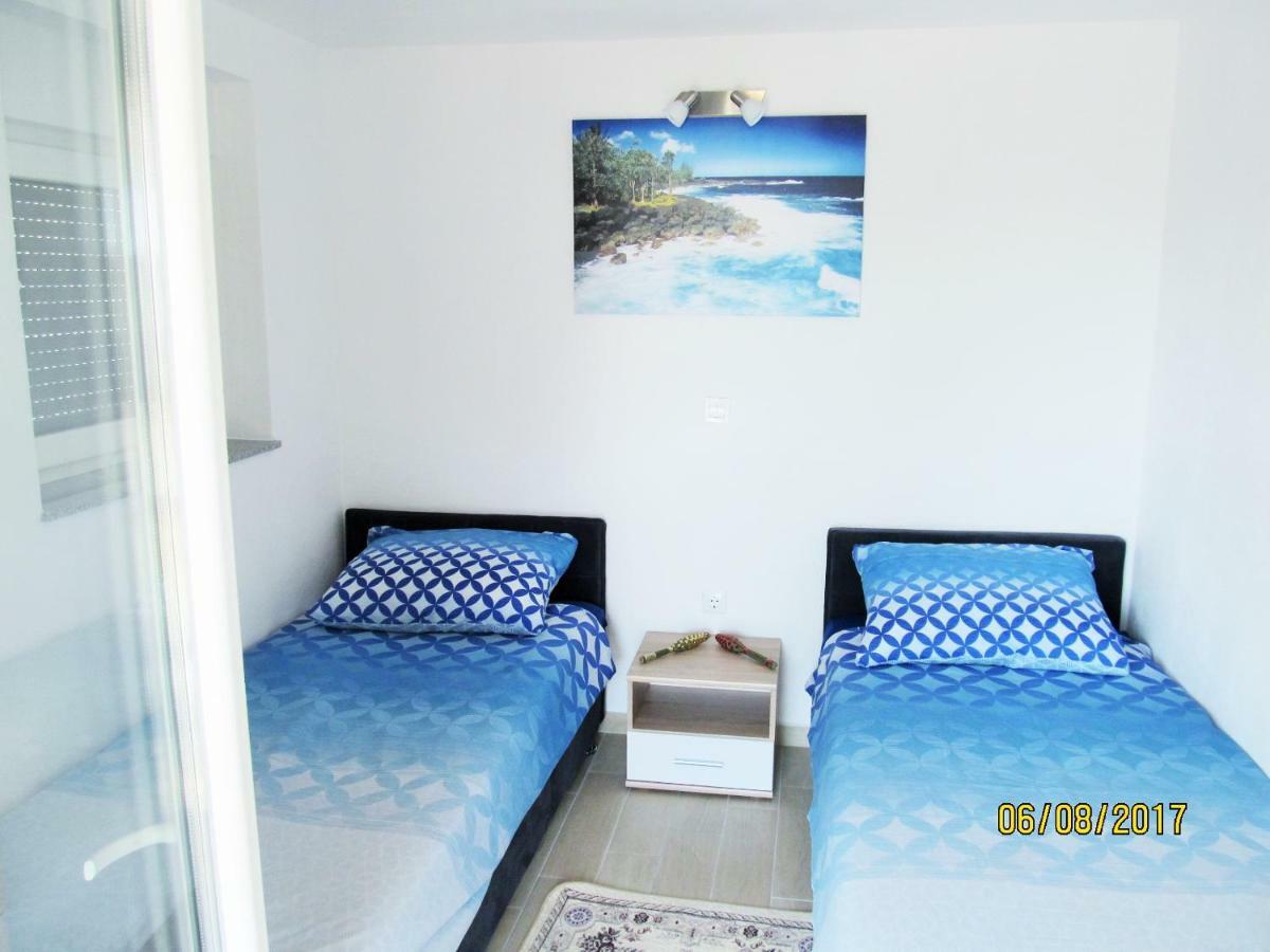 Apartmani Mala Sirena Maslenica Exterior foto