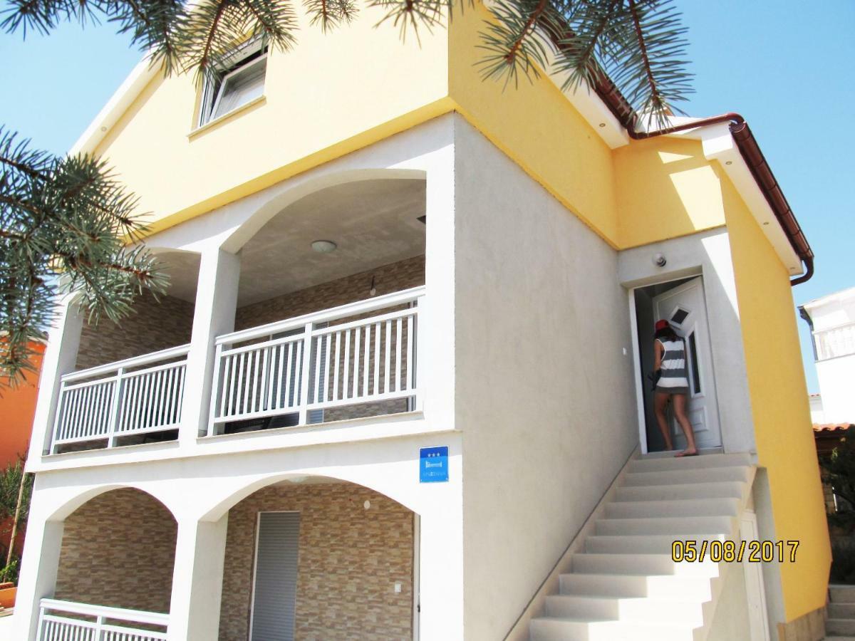 Apartmani Mala Sirena Maslenica Exterior foto