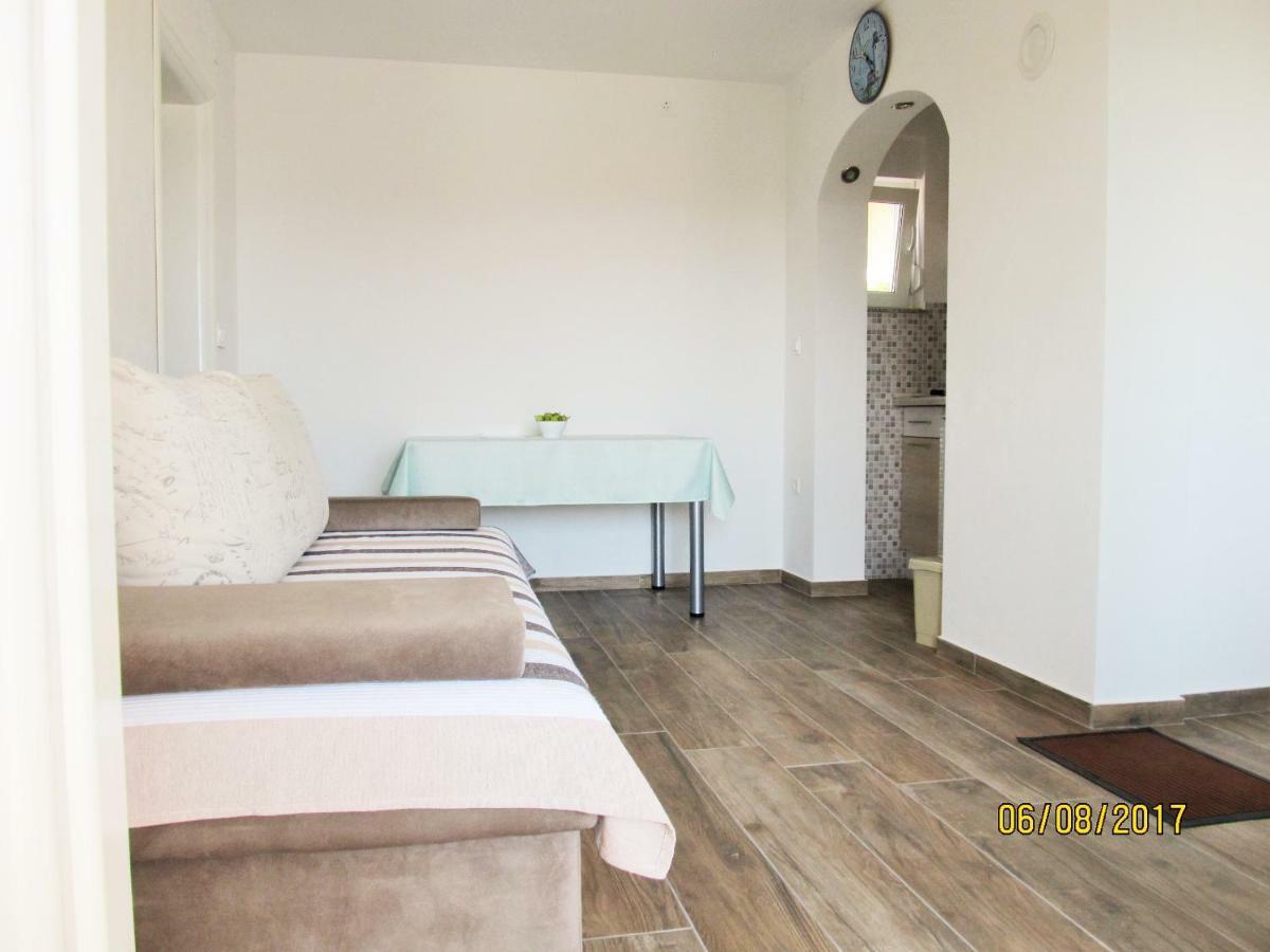 Apartmani Mala Sirena Maslenica Exterior foto