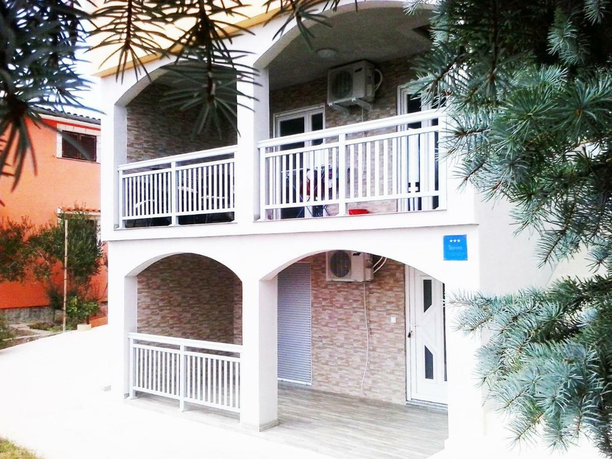 Apartmani Mala Sirena Maslenica Exterior foto
