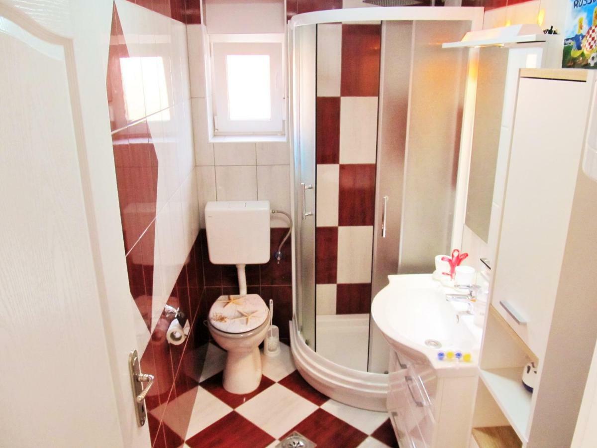 Apartmani Mala Sirena Maslenica Exterior foto