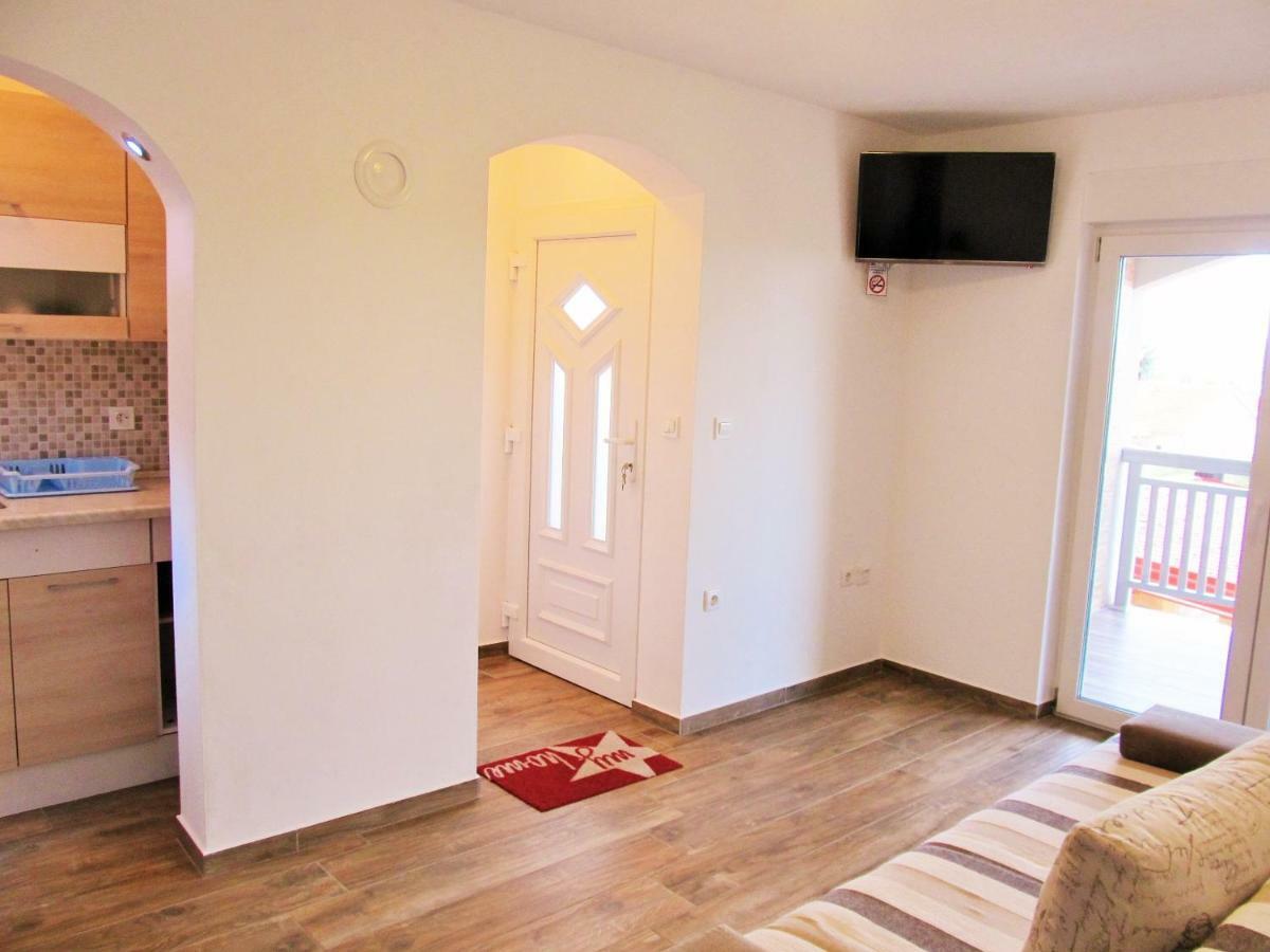 Apartmani Mala Sirena Maslenica Exterior foto
